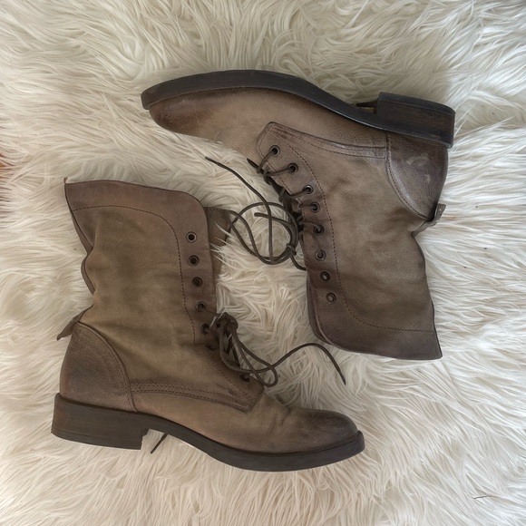 Lambskin Ombré Combat Boots Practically New - Picture 5 of 5